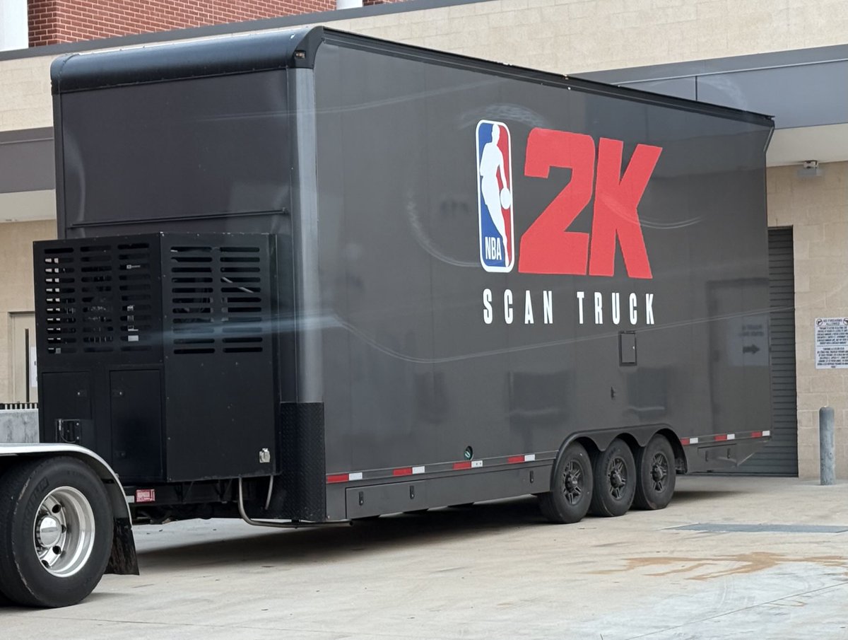 BUDREW's tweet image. The @NBA2K Scan Truck pulled up to Foster this week!!! Big day for the Bears👀🎮 #NBA2K