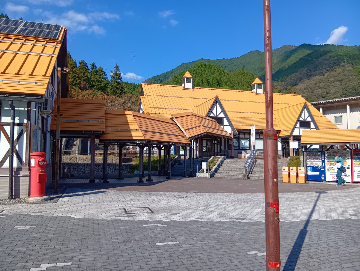 matchathree's tweet photo. 3日目
気比の松原
玄蕃尾城跡
道の駅ふじはし
大垣城

道の駅ふじはし···初日にダムカレーを食べ損ねて、「帰りにまた来ればいいかー
」と考えてたら、まさかの定休日😭

次は、鯖江·福井に行く時に必ずたべるぞー🍛

総走行距離　641km

#ツーリング https://t.co/P8bWWeEulp