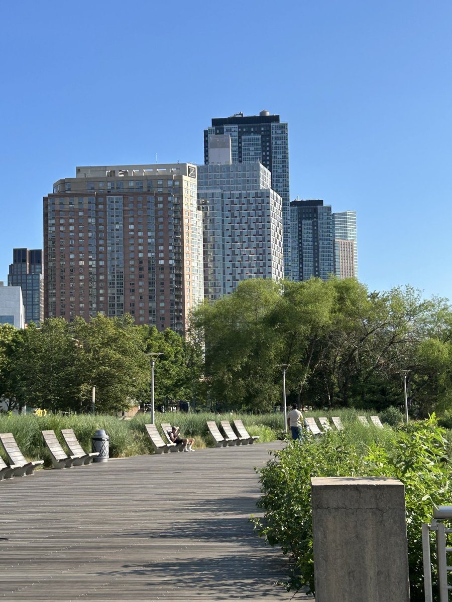 Long Island City est l'un des meilleurs endroits où vivre à New York, et ça ne fera que s'améliorer. Je suis ravi que da