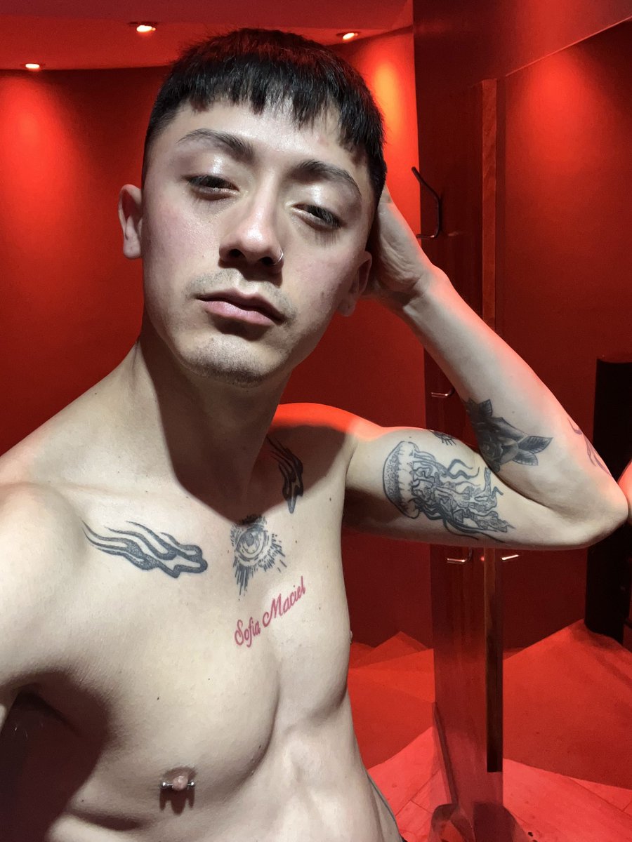 Juliohottie's tweet photo. I taste better than your last mistake. 🎃🥵 https://t.co/fzxOS4e0SE