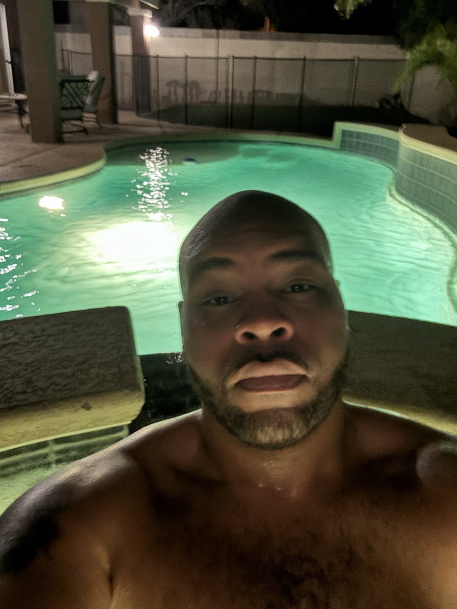 There’s room for you to get hot and steamy too! 🔥🥵