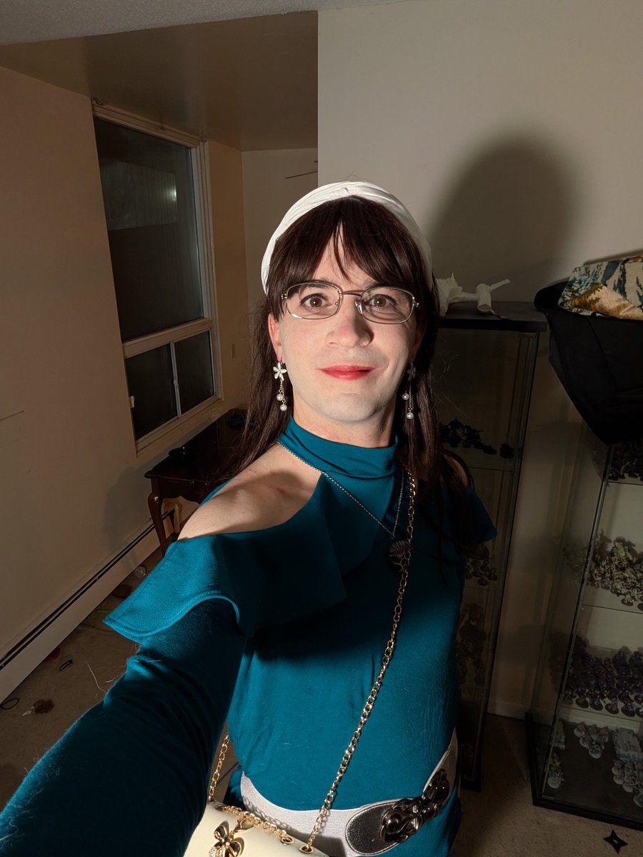 MissRiclosus's tweet photo. Iv had this top set to the side for so long feminization #sissification #crossdressing #sissy #cd #crossdress #crossdresser #outfit #dressup https://t.co/rnVa2W0Ftm