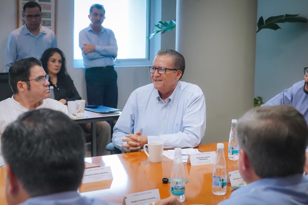 Asistí a la VII Sesión  Ordinaria del Pleno del 𝐂𝐨𝐧𝐬𝐞𝐣𝐨 𝐩𝐚𝐫𝐚 𝐞𝐥 𝐃𝐞𝐬𝐚𝐫𝐫𝐨𝐥𝐥𝐨  𝐄𝐜𝐨𝐧𝐨́𝐦𝐢𝐜𝐨 𝐝𝐞𝐥 𝐒𝐢𝐧𝐚𝐥𝐨𝐚, organismo público descentralizado, presidido por el Gobernador, Dr. Ruben Rocha Moya; Héctor Ley Pineda funge como presidente ejecutivo.