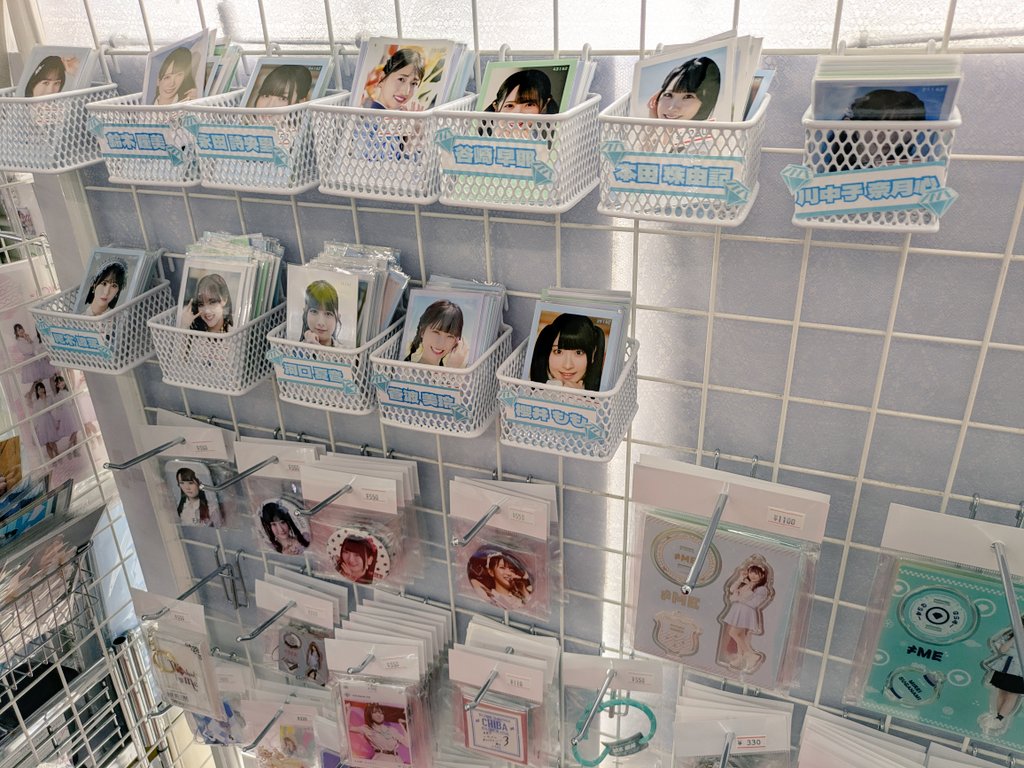 金曜日☁️ 本日も11時〜20時30分迄営業。買取り18時迄対応🎉各種公式