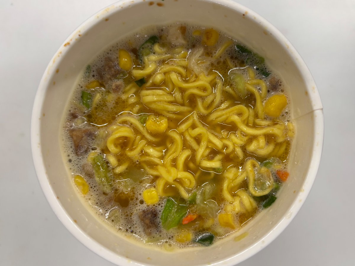 tsukapon720's tweet image. #ファミマル 
#濃厚札幌味噌
#朝ラーメン 
#朝カップ麺
本日の一杯、朝食でファミマルの濃厚札幌味噌ラーメンで朝ラー、ごちそうさまでした。