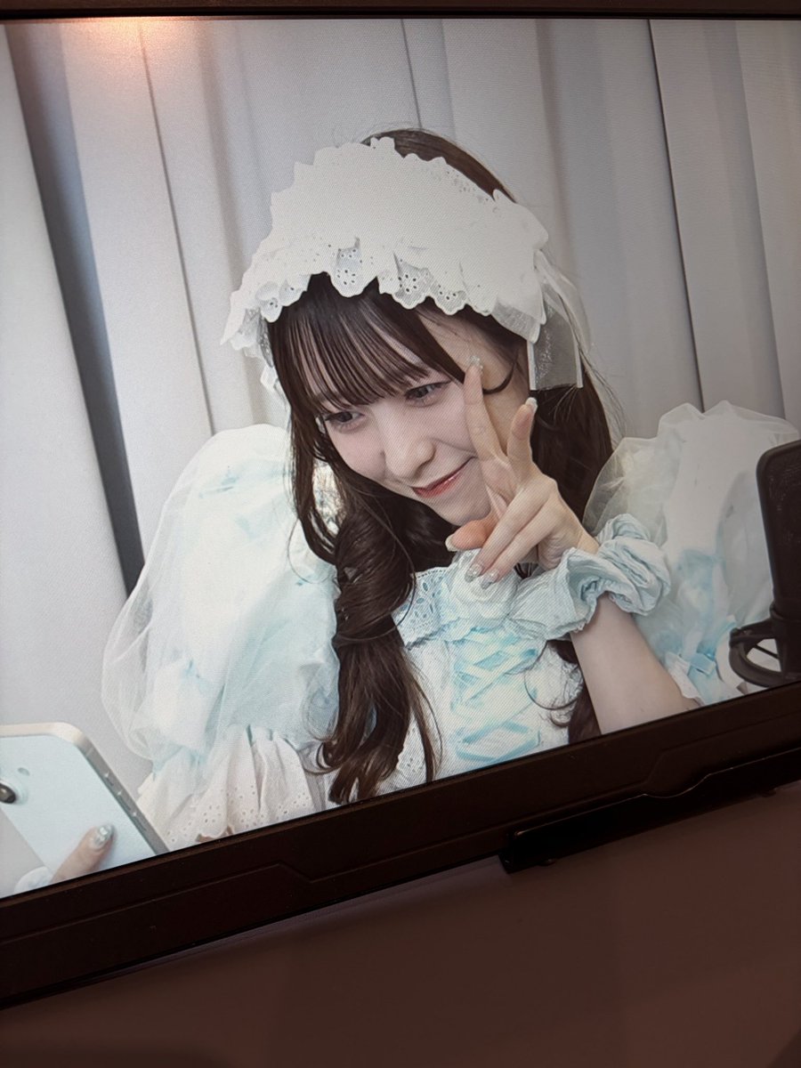 みゆ Miu Miu // Grey Ruffled Sleeveless Top – VSP Consignment