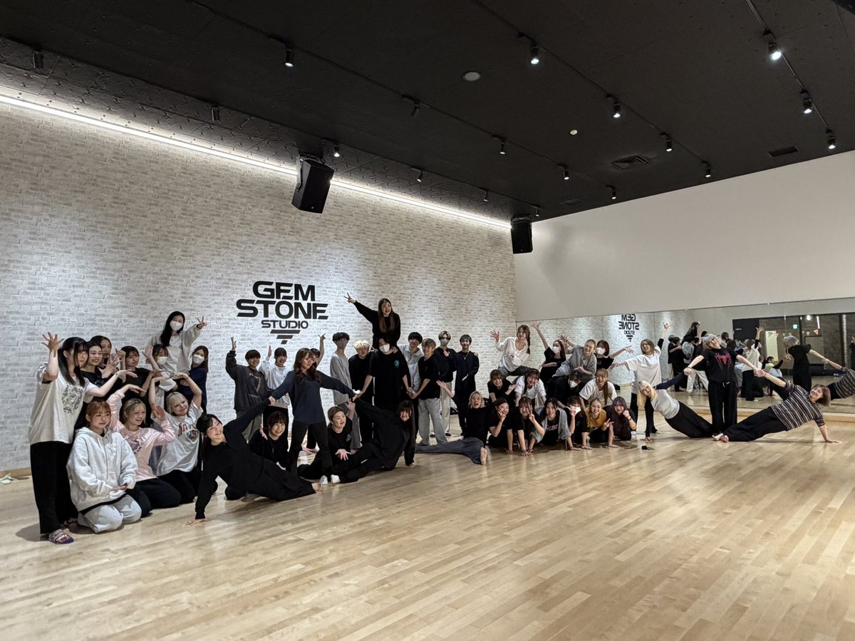 昨日の楽しかった時間😆⭐️
みんな大好き先生たち❕

#日本工学院 #日本工学院八王子専門学校 #ダンスパフォーマンス科 #dp  #dp01 #dance #専門学校　#gemstone