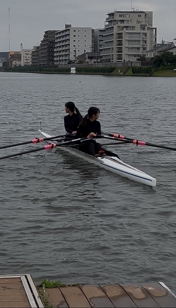 【全日本新人選手権】
女子ダブルスカル予選

先ほど、女子ダブルスカルの鈴木、外山が蹴り出しました！

発艇時刻11:56(予選2組)
レーン
1　東北大学A
2　名古屋工業大学 ★
3　東京外国語大学
4　桜宮高校混成

応援よろしくお願いします！🌸