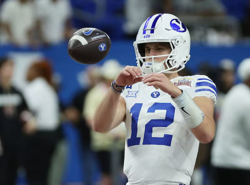 SleeperCFB's tweet image. Jake Retzlaff was benched today for Tulane
Who would’ve thought Bear Bachmeier would be a huge upgrade for the Cougars 🤷♂️