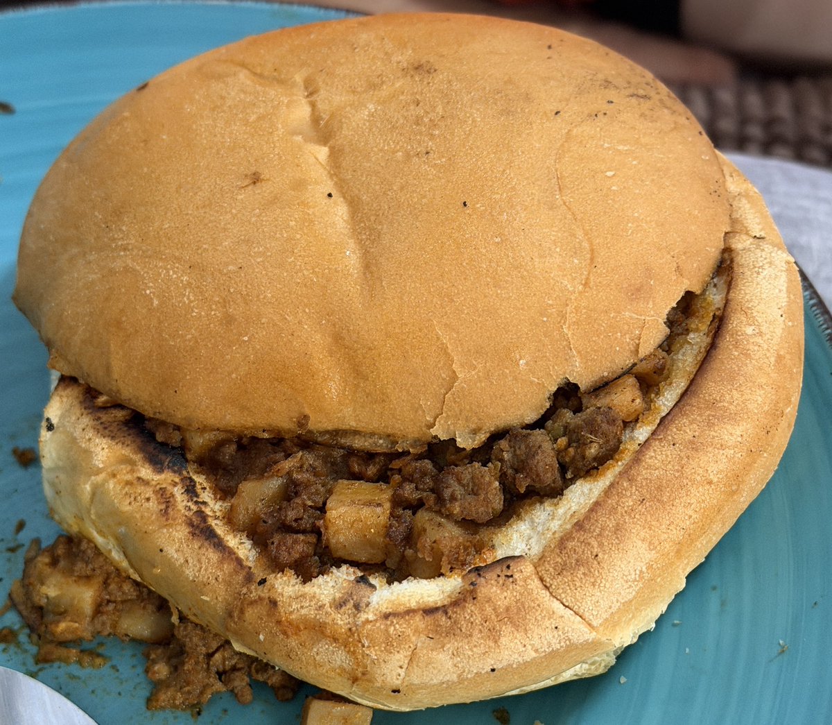Mi suegra made sloppy joes but with chorizo instead of beef and MAAAAN, it was delicious!!
