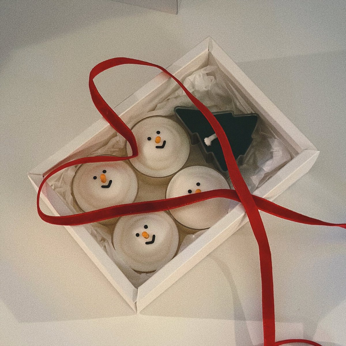 ohzeticandle's tweet image. #RT #RT이벤트

팔로우 상관없이 리트윗 해주신 분들 중 세 분을 추첨하여 눈사람 티라이트 캔들 세트를 드려요. 찬 바람이 솔솔 불어오는 계절에 가장 잘 어울리는 티라이트 캔들! 누구보다 빠르게 오제티에서 만나보세요〰️❤️‍🔥