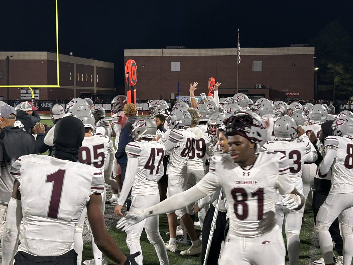 FB:  W!  Collierville 49 Houston 27.  Final. Dragons win the Region title and improve to 7-3.  See you next Friday at Dragon Stadium for Playoff Football.  #GoDragonsGo