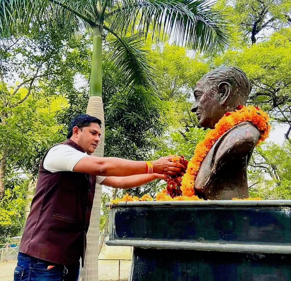 ManishP88892044's tweet image. देश में एकता की अलख जगाने वाले लौहपुरूष सरदार वल्लभ भाई पटेल जी की 150 वीं जन्मजयंती पर सरदार साहब के चरणों में सादर नमन।