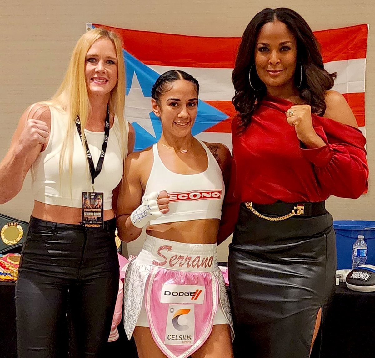 Serranosisters's tweet image. Surrounded by Greatness! 
They are Beautiful & Classy! 
@holyholm @TheRealLailaAli