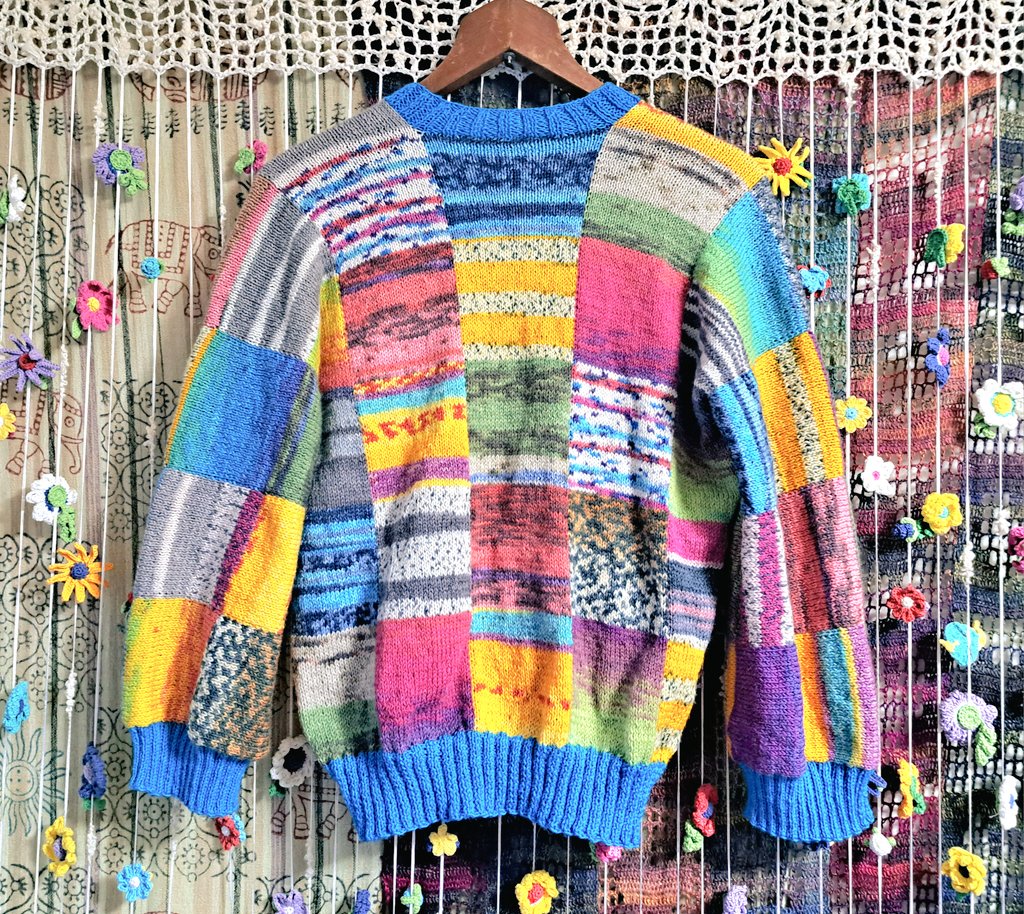 netarou_amuamu's tweet image. Opal＆KFS🧶13種類使ったパッチワークカーディガン完成🌱 ᐕ)ﾉ
Seriaで発見した猫ちゃんウッドボタンがとっても可愛い(*ΦωΦ*)♥