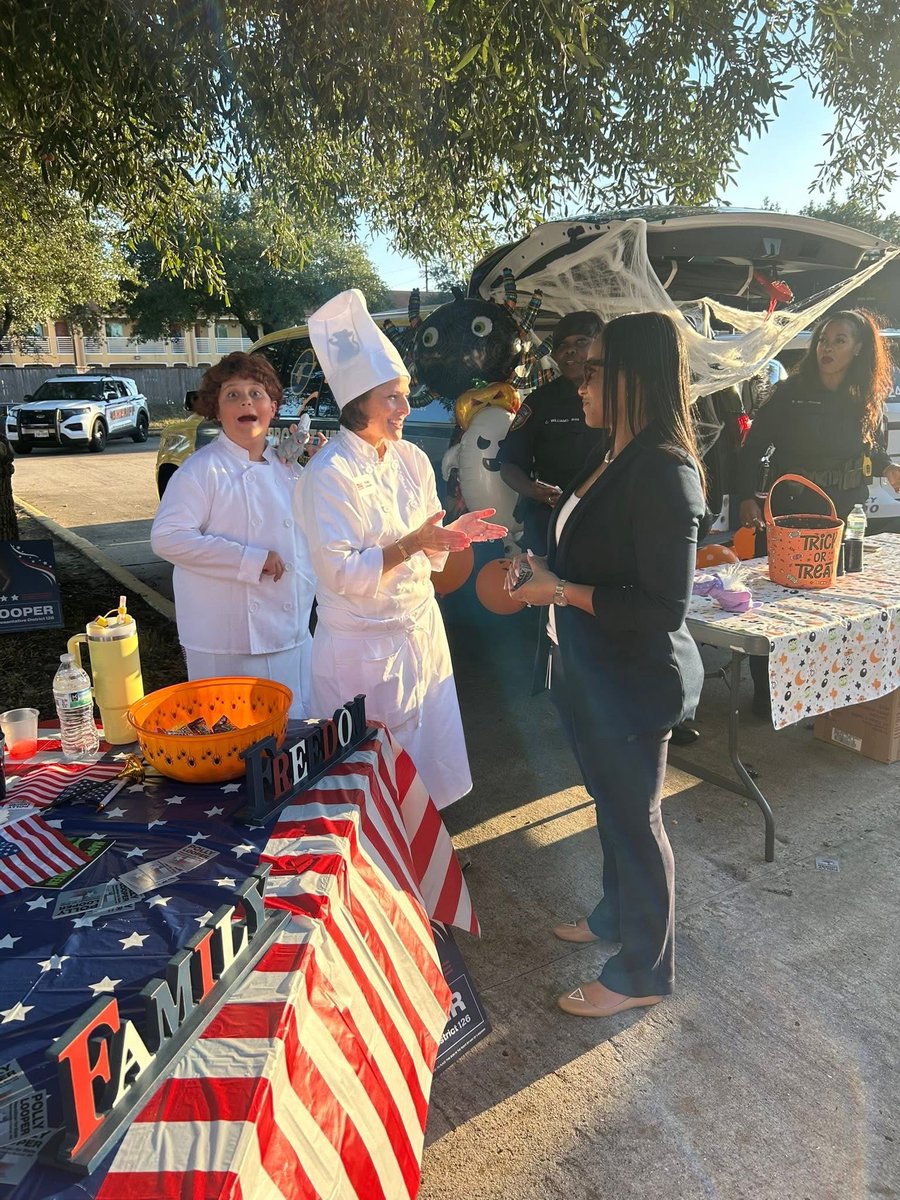 PollyLooperForTexas tweet media