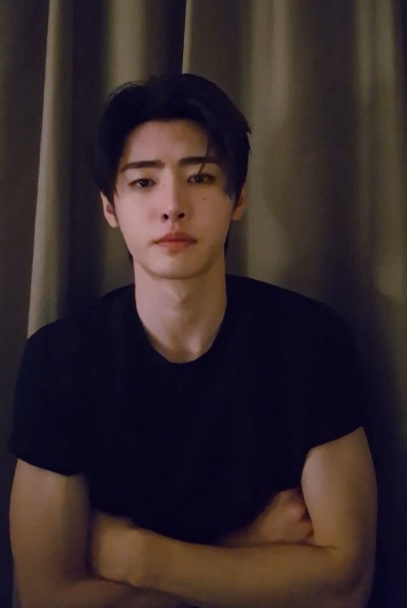gaylleryz's tweet photo. heehoon kalo pemain vs pemain https://t.co/r2CdJNBvRU