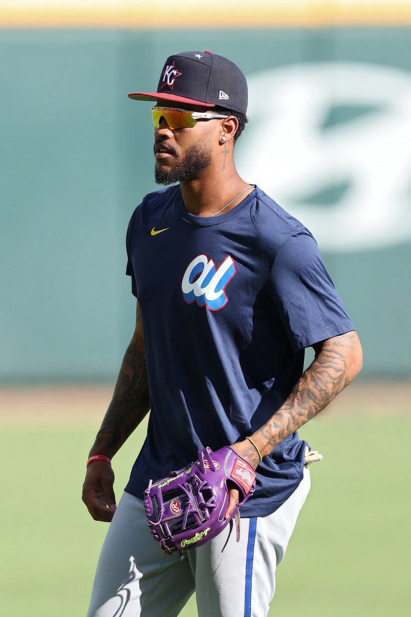 Maikel García sale lesionado y podría terminar participación con Tiburones en la LVBP 2025