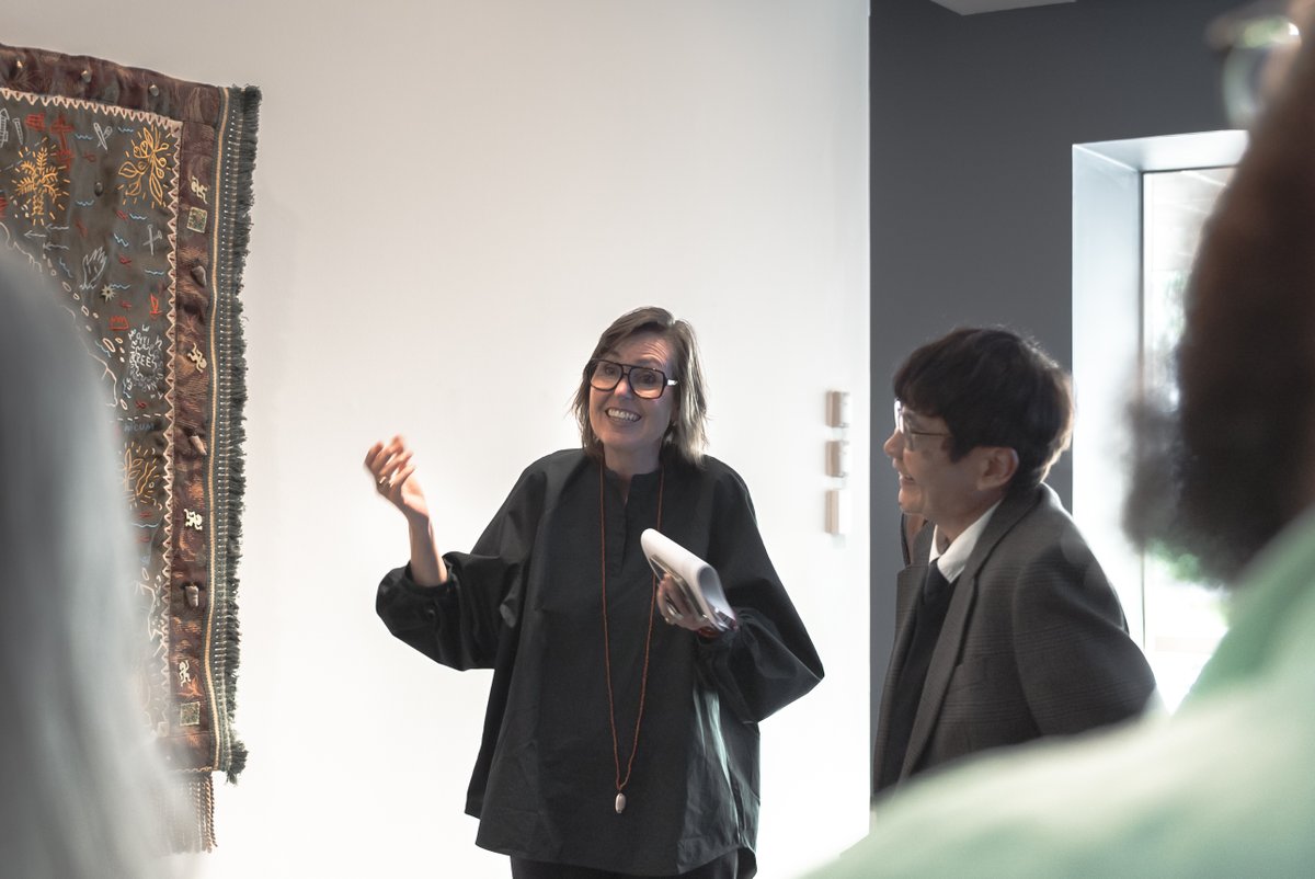 KonJenMakassar's tweet image. Proud to see ‘Awakening Histories’ at @MonashUni Museum of Art #MUMA, showcasing 🇮🇩-🇦🇺 artists, including from Makassar. Exploring deep ties between 🇦🇺First Nations and 🇮🇩Macassan seafarers. Oct 4-Dec 6. Don’t miss it! Watch the opening: youtu.be/oLtIQS5jGvQ