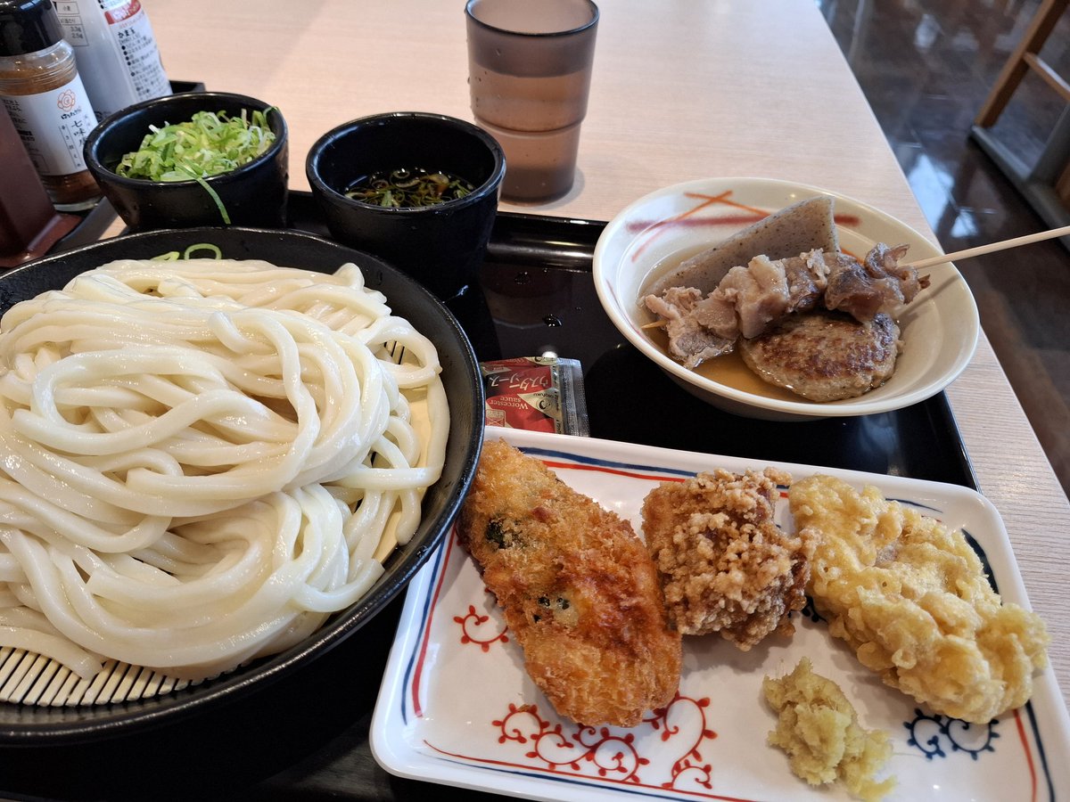 kuro0406777's tweet photo. おでんのハンバーグ初めて見たわ https://t.co/C2JcpGsW7K