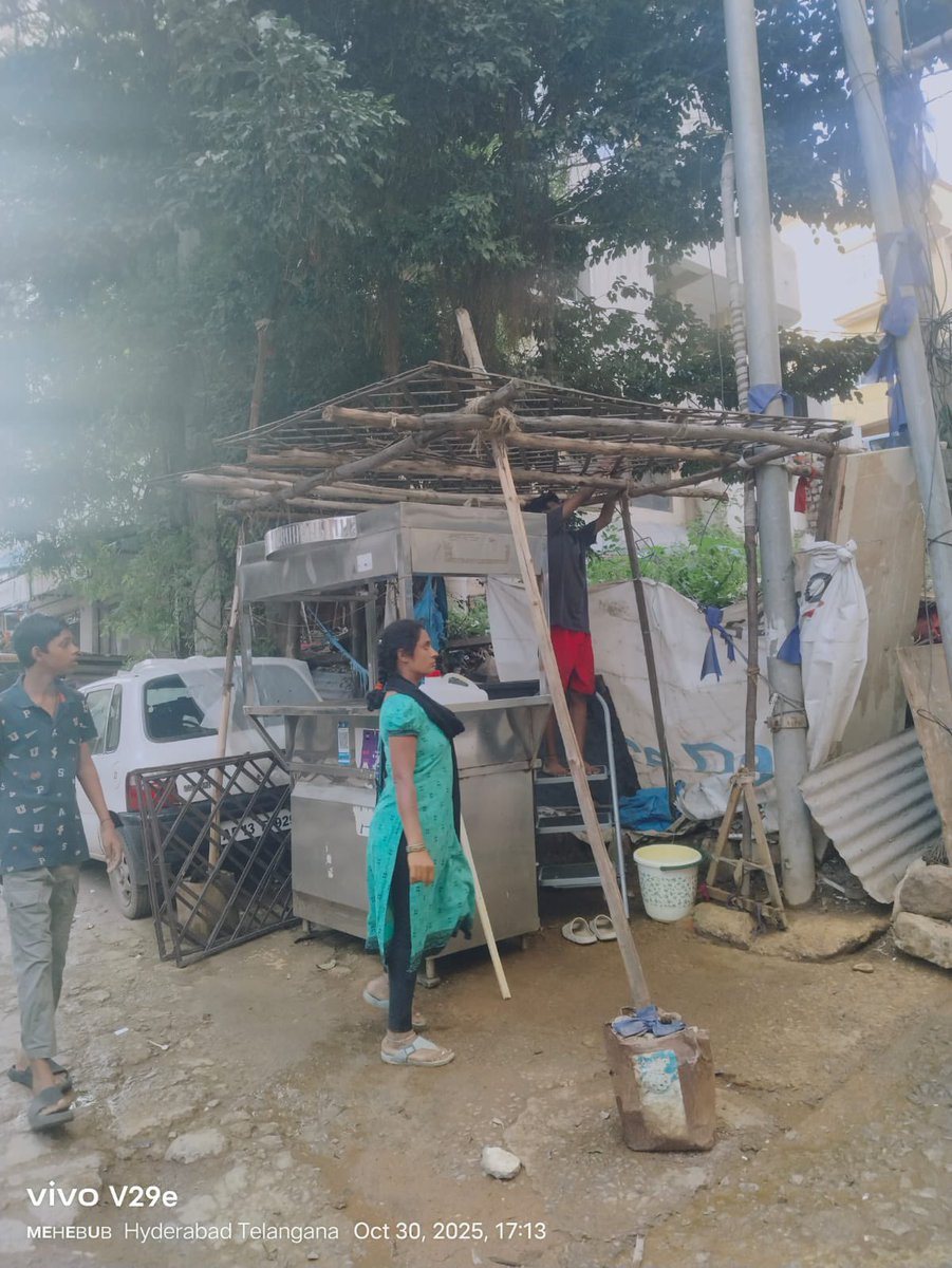 suk_pccs's tweet photo. @CVAnandIPS @Comm_HYDRAA @CommissionrGHMC @GHMCOnline @gadwalvijayainc @ZC_Khairatabad @PrlsecyMAUD @VijayGopal_ @TelanganaCMO @revanth_anumula @KTRBRS @DeccanChronicle Encroached Road chai Bandi Udaynagar X Road 11 Banjara Hills - No Action by GHMC officials complained several times https://t.co/Li86ocWbJ3