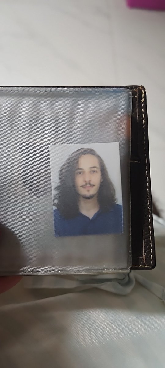 erapraserj's tweet image. Hj minha mae veio me perguntar pq eu tenho uma foto de @httpedin na minha carteira