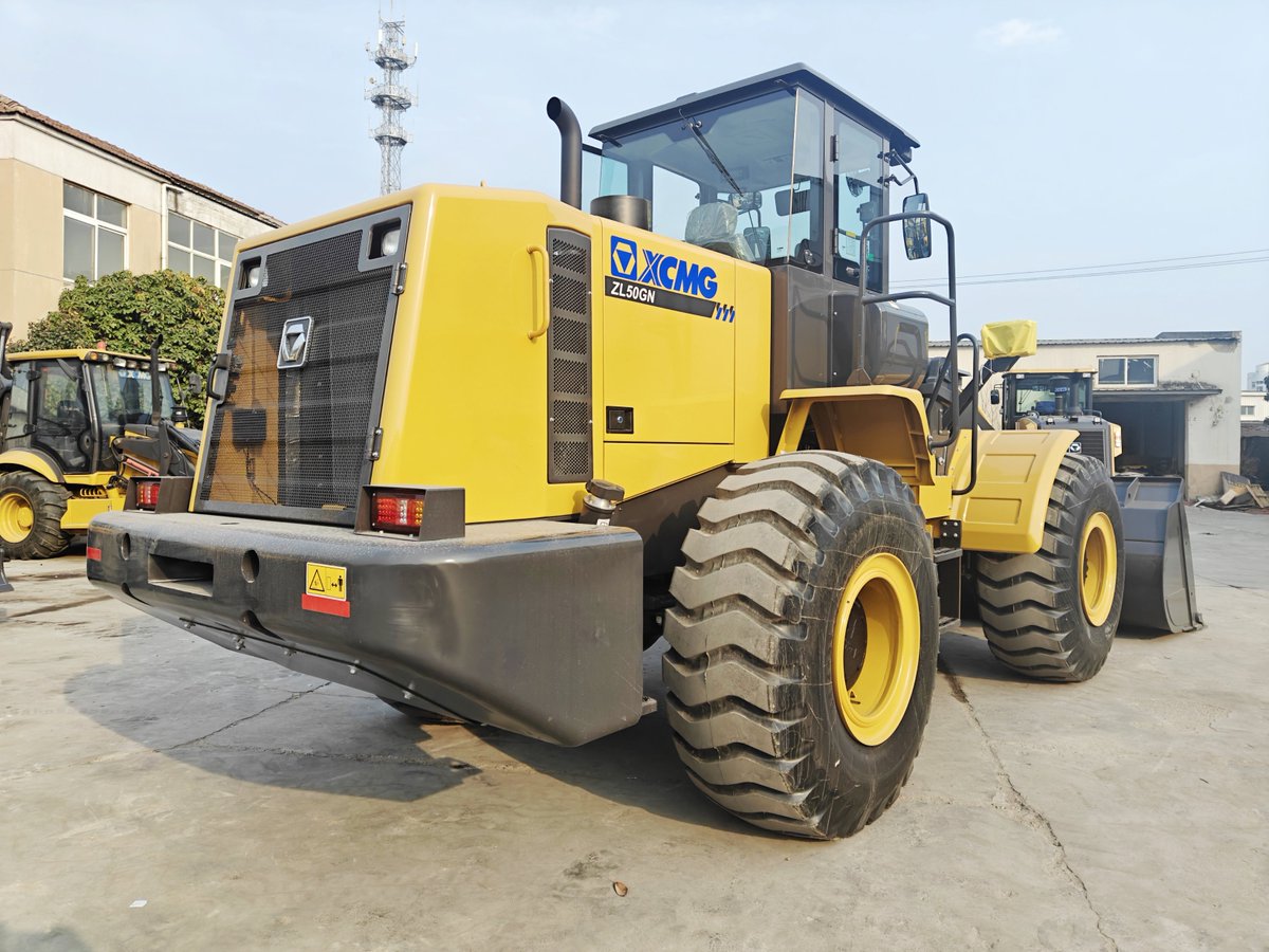 EvangelChina's tweet image. Delivery to Chile 🇨🇱!
The XCMG ZL50GN wheel loader joins our client’s fleet — powerful, efficient, and built to last. 💪🚜
#XCMG #WheelLoader #ConstructionMachinery #EVANGEL #Chile
