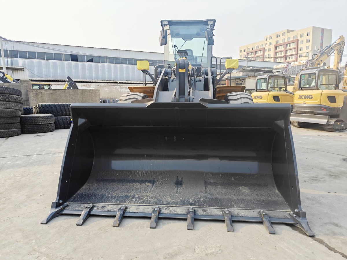 EvangelChina's tweet image. Delivery to Chile 🇨🇱!
The XCMG ZL50GN wheel loader joins our client’s fleet — powerful, efficient, and built to last. 💪🚜
#XCMG #WheelLoader #ConstructionMachinery #EVANGEL #Chile