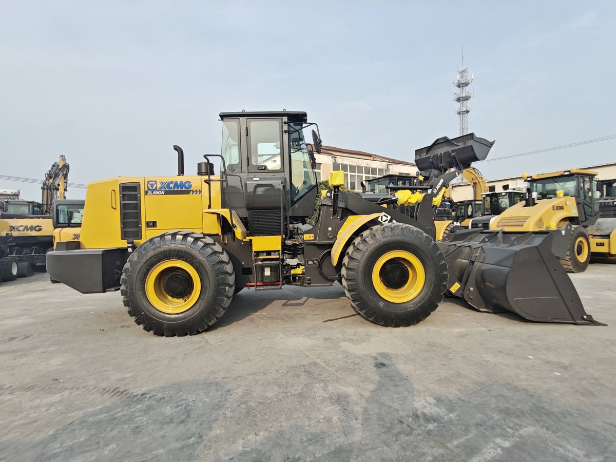 EvangelChina's tweet image. Delivery to Chile 🇨🇱!
The XCMG ZL50GN wheel loader joins our client’s fleet — powerful, efficient, and built to last. 💪🚜
#XCMG #WheelLoader #ConstructionMachinery #EVANGEL #Chile