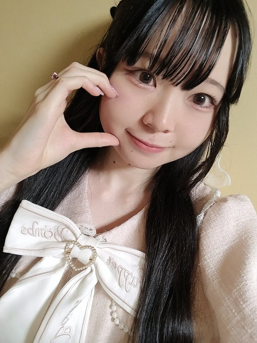 おそよう☀️

HappyHalloween🎃🩷

今日は10月最後の日だね〜
あっという間に1ヶ月終わっちゃってびっくり！
10月は特に終わるの早かった気がする〜🥹

平日ラストも頑張ろうね🌸