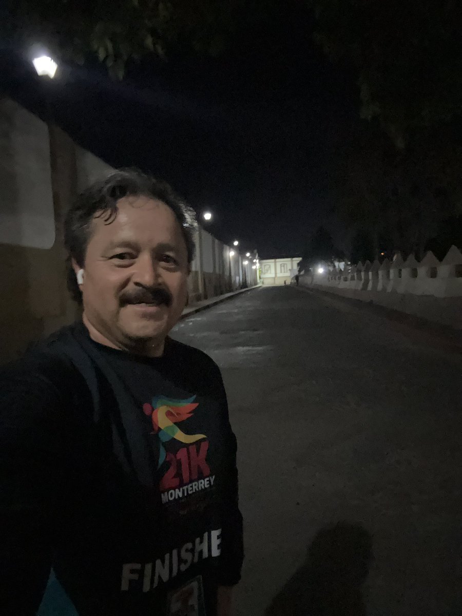 Que rico se siente terminar de entrenar 🤠🏃🏻‍♂️‍➡️

Entreno 22 rumbo a <a href="/Maratonmty/">Maraton Powerade MTY</a> 

#TortuguitasTeam 
#KMSxELA #Running 
<a href="/ReyLoborebelion/">La rebelión del rey Lobo</a> 
#MeEncantaCorrer
#AquíYaSeCorrio <a href="/CorrerMeHa/">CorrerMeHaEnseñado</a> 

#ViveMejor
#ViveSano
#MuereSano