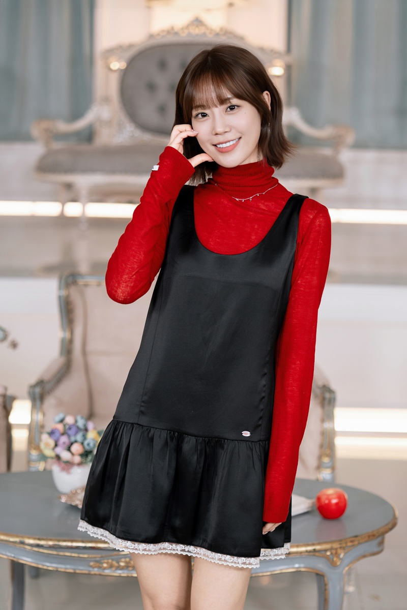 #허영지

📺SBS Plus ‘리얼 연애실험실 독사과’ 시즌2
온라인 제작발표회 𝗣𝗛𝗢𝗧𝗢 𝗦𝗛𝗢𝗢𝗧

🔎시청자의 입장에서 바라봤다면, 이젠 스튜디오 MC 시선으로!
💘다양한 논쟁 속 '사랑'을 배우게 되었다는 영지씨 활약은
✔️내일(1일) 토 저녁 8시 SBS Plus, Kstar에서 

[사진제공=SBS Plus]