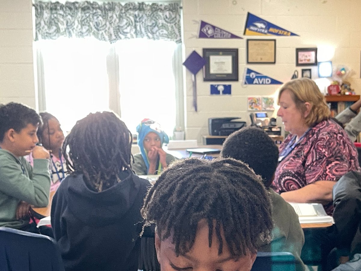 tech_and_tacos's tweet image. 🌪️📚 Readers in Ms. Shortman&apos;s 4th grade @PRE_Explorers are diving into primary vs. secondary sources! In small groups, they connect a text about hurricanes to real-world events in Jamaica. Learning + empathy = 🌍✨ #RealWorldConnections #CriticalThinking #PREExplorers