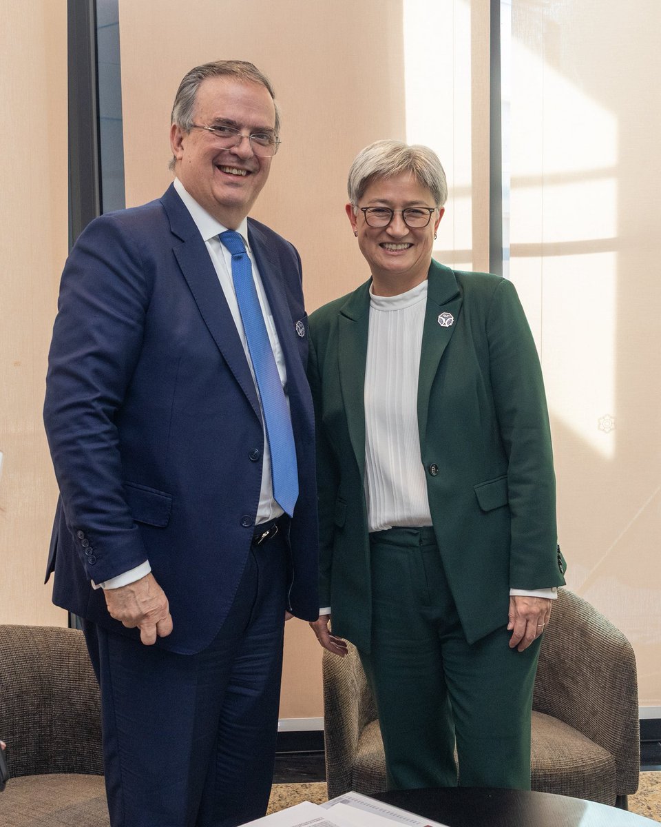 Mexico is Australia’s largest trading partner in Latin America.

Our countries have long supported open, rules-based trade that creates jobs and grows prosperity for our people.

It was great to meet with Secretary for Economy Marcelo Ebrard at APEC to deepen our partnership.