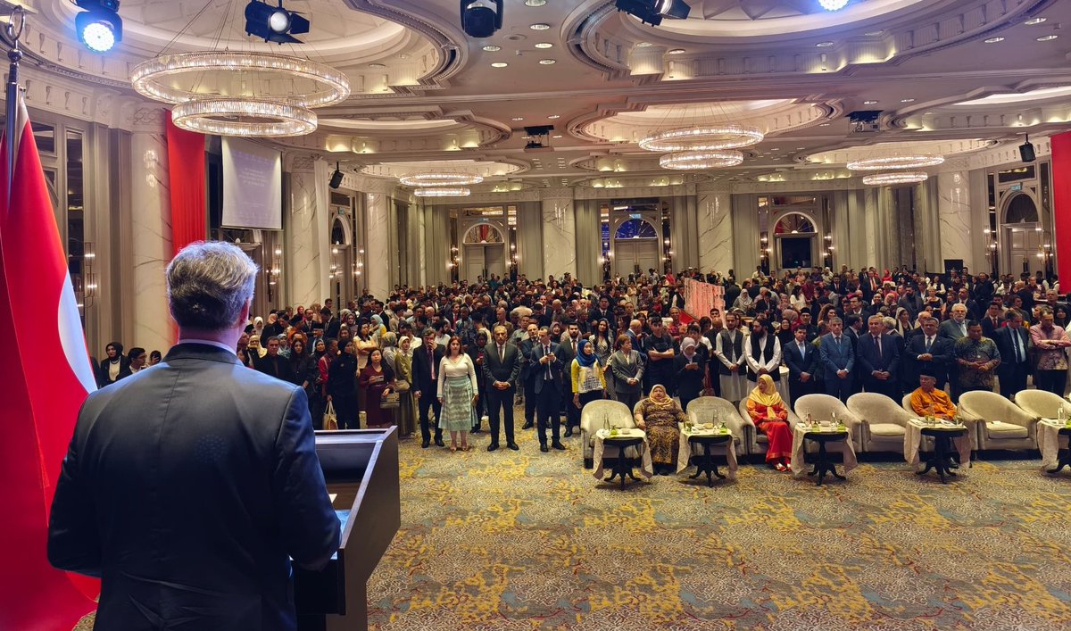 TCKualaLumpurBE's tweet image. Cumhuriyetimizin 102. yıldönümünü, Malezya devlet erkânı, kordiplomatik ve vatandaşlarımızın katıldığı resepsiyonla coşkuyla kutladık.

We celebrated the 102nd anniversary of the Republic of Türkiye with officials from the Malaysian authorities, diplomats and our citizens.
🇹🇷🤝🇲🇾