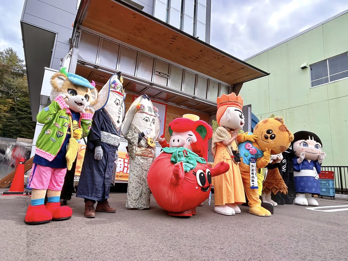 全員あっちゃこっちゃ向いてる集合写真😂

#ニャンミ2025