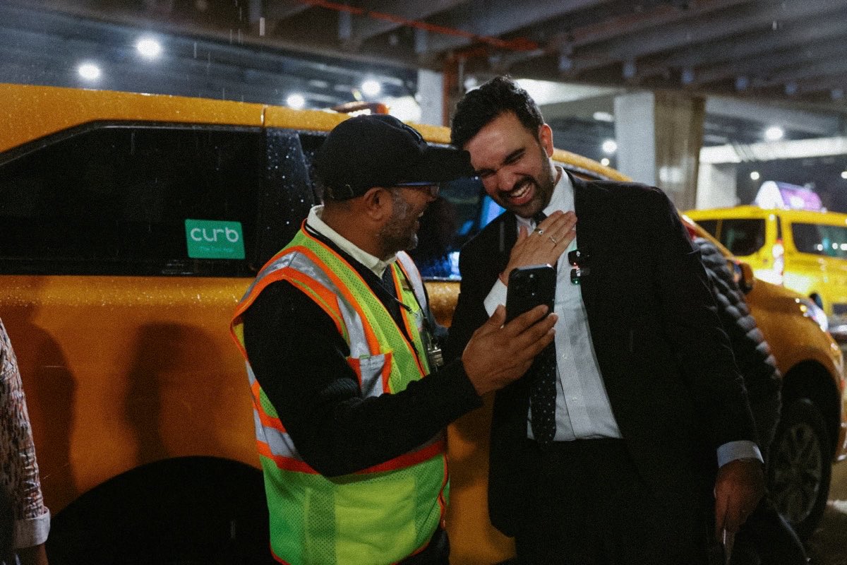 ZohranKMamdani's tweet image. For New Yorkers who work the night shift, it can be nearly impossible to participate in political life of our city. 
So tonight we’re bringing this campaign to them — starting with taxi drivers waiting at LaGuardia.