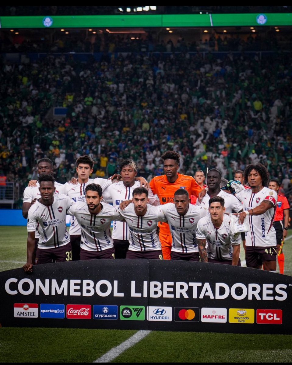 luchin978's tweet photo. El Fútbol es el deporte másde mierda que existe, como afecta tanto.

Jugamos sin carácter, sin ideas, jugamos a nada @LDU_Oficial https://t.co/VMEu6LHS4a