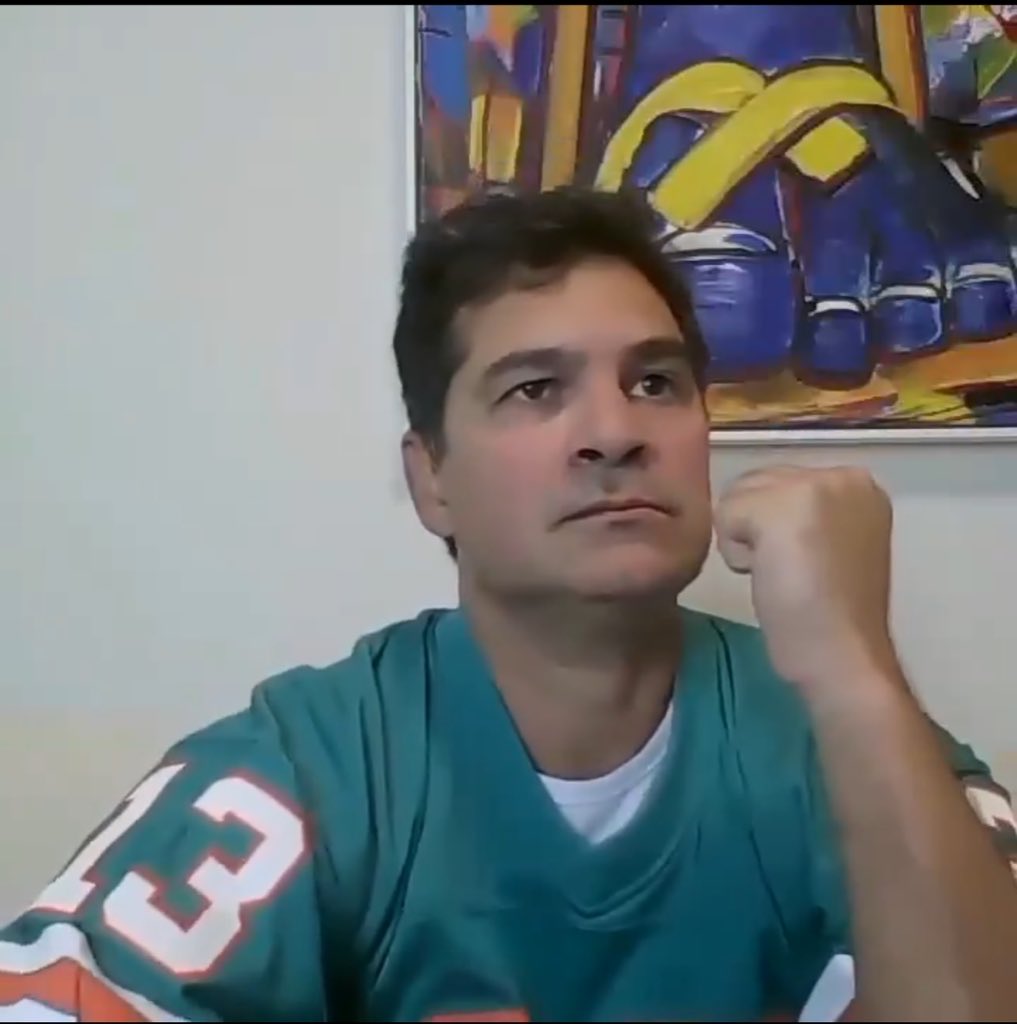 moniqesf's tweet photo. Eu não sei mais como defender o meu menino Tua Tagovailoa sério!! Chama o RH que está na hora da demissão… https://t.co/9EC414fFgs