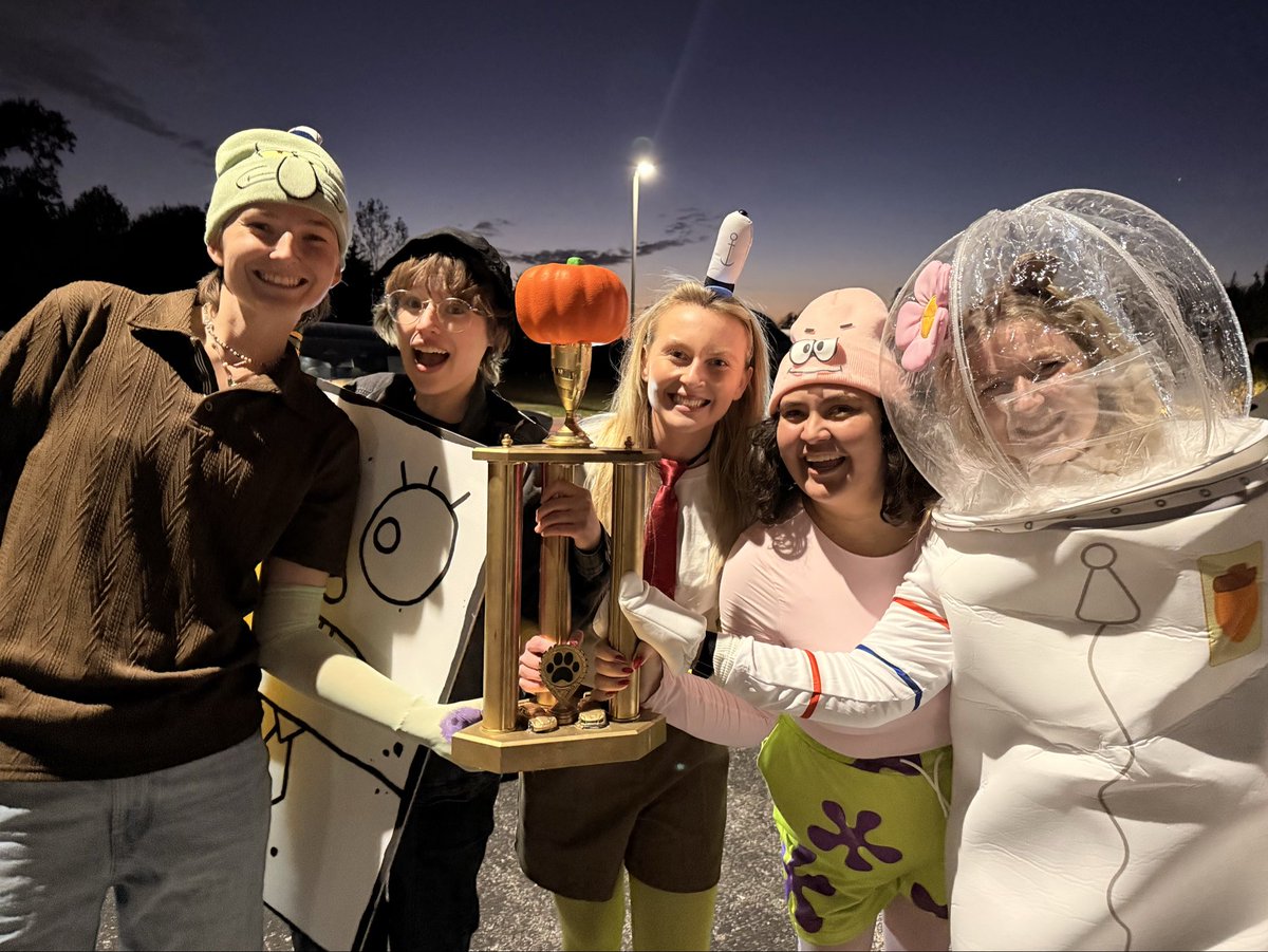 At AHL we all bring a competitive spirit to just about everything that we do. This year the first grade team unanimously walked away with the win. Our #TrustyHuskies must have really enjoyed saving SpongeBob 😉 Congratulations to this #CPSbest crew!