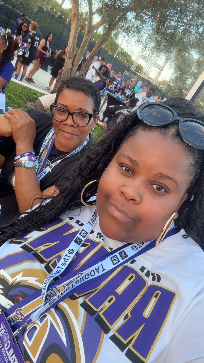 Spent my birthday with my mom at <a href="/TheTailGOAT/">The TailGOAT</a> Vibes were vibing….drinks were flowing …. perfect mood to see the <a href="/Ravens/">Baltimore Ravens</a> get the W