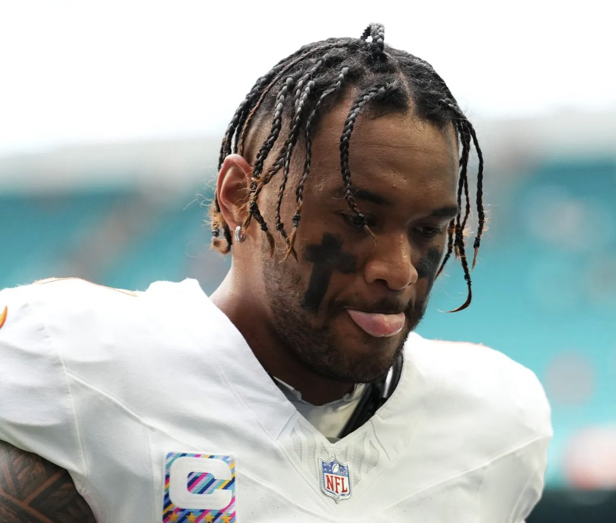 EliteMarino's tweet image. 25/40
261 yards
0 TDs
1 INT
70.9 QB rating

Another good team.
Another primetime game.
Another stinker.

Are we really surprised? 😂