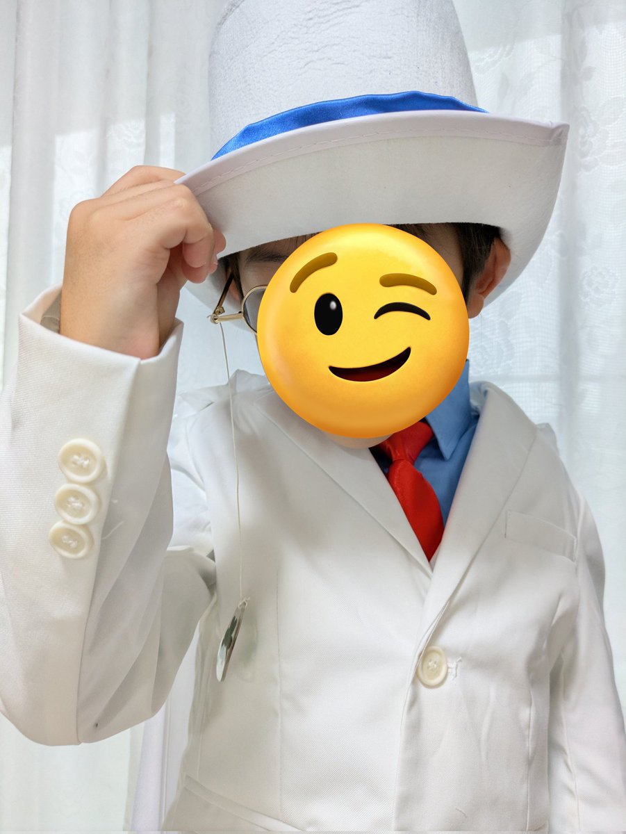 blueleaf3's tweet photo. 保育園のハロウィンで年長さんは何でも着ていいって言うから何が良いか聞いたら何故か怪盗キッドと言われたよ。元レイヤーのママは久々にミシンを使ったよ。昔と違って買った方が安いものは買ったけどね！時代を感じるわ😂 https://t.co/ROrIgPYp7r