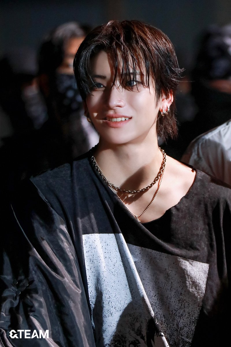 &TEAM KR 1st Mini Album 'Back to Life' MV Shoot Behind Photo