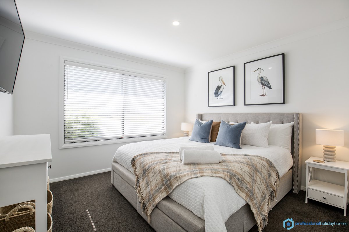 Profholhomes's tweet image. 🏠 Alkira | 🛏️ 3 | 🛁 2 | 👤 9

📍 120 The Lake Cct, Culburra Beach

Rest and recalibrate in this sun soaked villa, where relaxation and rejuvenation await.

🌐 professionalholidayhomes.com.au/accommodation/…
📞 (02) 9194 4411 (Option 2)⁠
✉️ enquiries@professionalholidayhomes.com.au

#Alkira #PHH