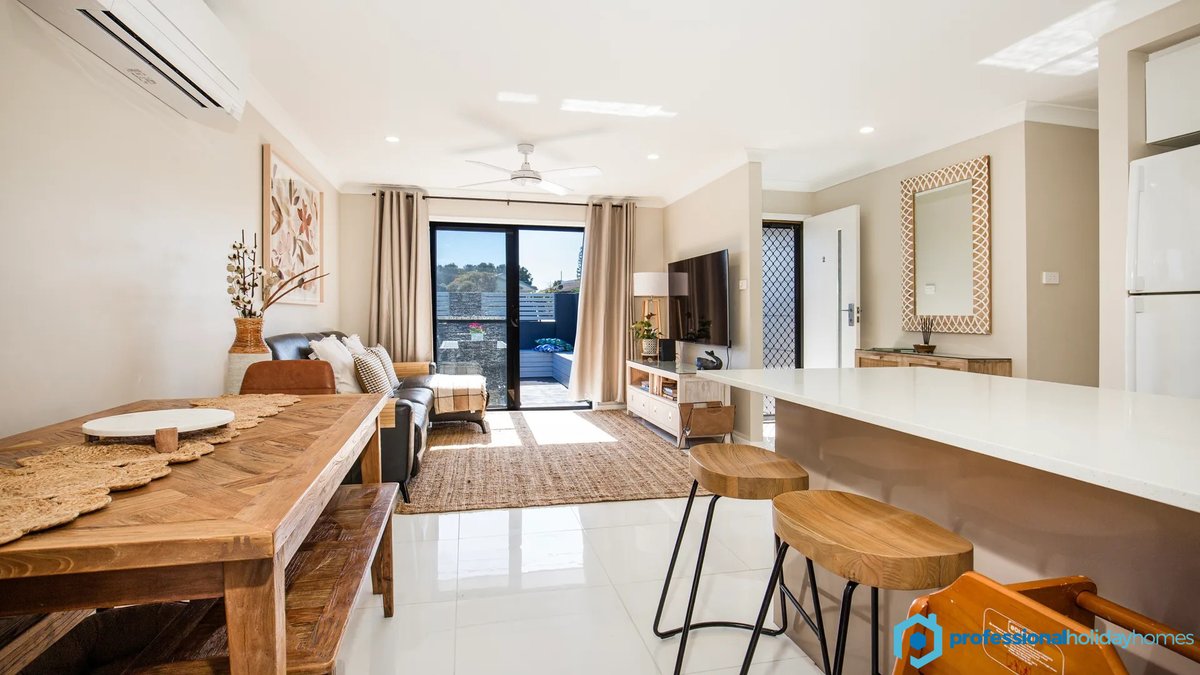 Profholhomes's tweet image. 🏠 Alkira | 🛏️ 3 | 🛁 2 | 👤 9

📍 120 The Lake Cct, Culburra Beach

Rest and recalibrate in this sun soaked villa, where relaxation and rejuvenation await.

🌐 professionalholidayhomes.com.au/accommodation/…
📞 (02) 9194 4411 (Option 2)⁠
✉️ enquiries@professionalholidayhomes.com.au

#Alkira #PHH