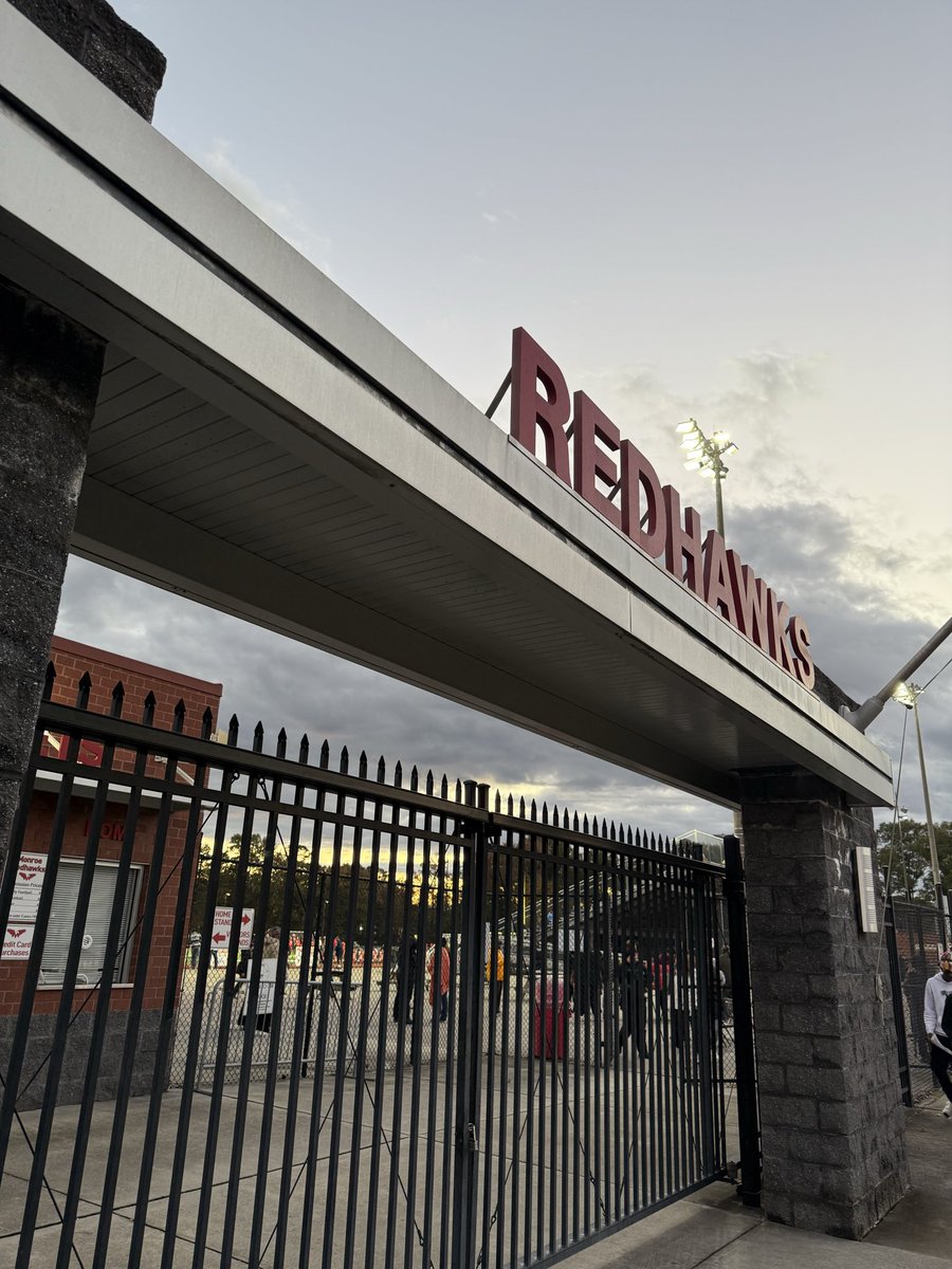 Rare experience for me today: getting to experience football. 

Seeing <a href="/ForestHillsHSNC/">Forest Hills High School</a>, <a href="/HSAMonroeMiddle/">HSA at Monroe Middle School</a> &amp; <a href="/EastUnionMSNC/">East Union Middle School</a> staff (plus me from <a href="/SouthProvSchool/">South Providence School</a>) collaborating w/<a href="/MonroeHSNC/">Monroe High School (NC)</a> to give the community a safe &amp; fun event was really amazing! #TeamUCPS

<a href="/AGHoulihan/">Andrew G. Houlihan</a> <a href="/UCPSNC/">Union County Public Schools</a>