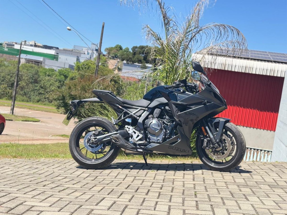 AxxLMoto's tweet photo. GSX8R/Sライダーのお客様お待たせしました!
CS Racing からフルエキマフラーの販売が開始しました☺️
このデザインと言えば、CS Racing。
メーカーでも販売開始されたばかりなので、日本ではまだ誰も装着していません。
唯一無二のデザインです😍
https://t.co/gF33jBVVbW
#AXXL
#CSRACING https://t.co/8JeO313iQ5