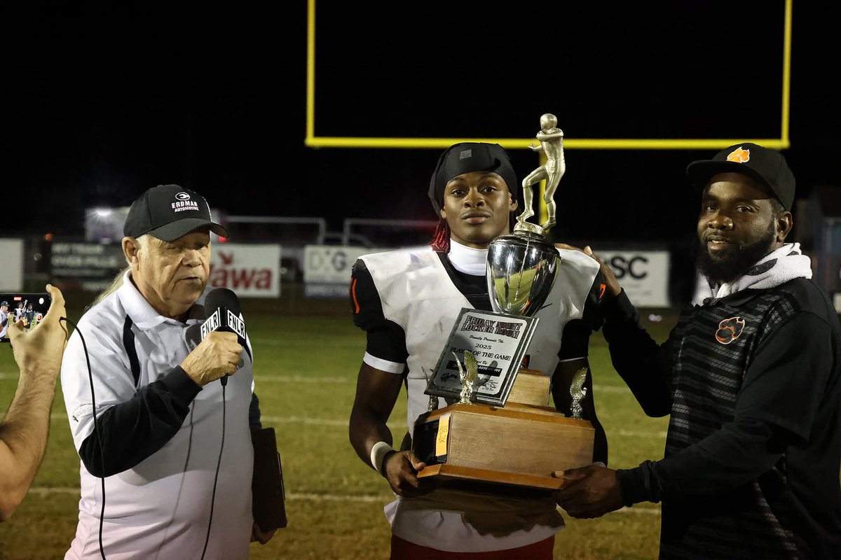 4x in the chicken box 
<a href="/z_chapple/">Zaylan Chapple</a>