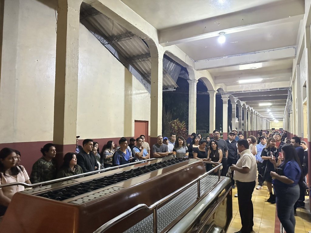 centrohistoria's tweet image. 🕯️✨ Finalizamos con éxito el Necroturismo en el Museo Militar.
Gracias a todos los que nos acompañaron en esta experiencia llena de historia, cultura y tradición. 💀

#Necroturismo #MuseoMilitar #CulturaViva